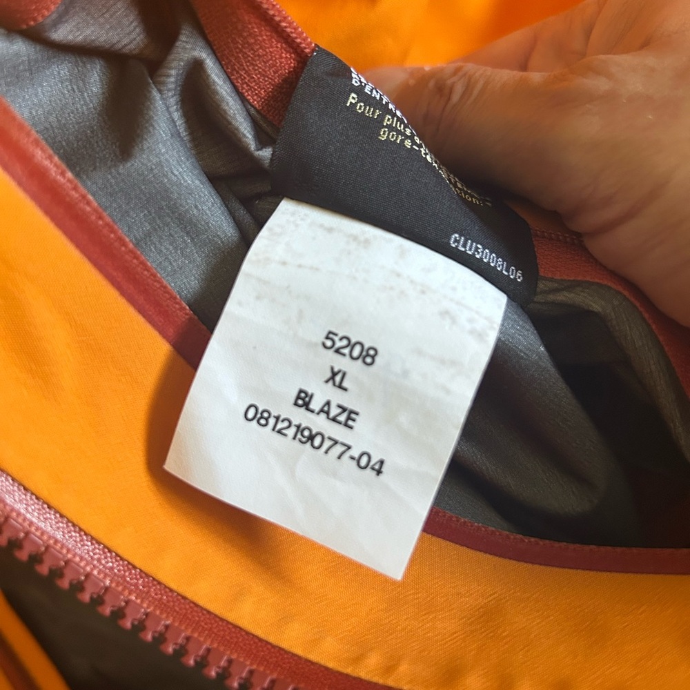 Arc’teryx Men’s Alpha SV Jacket, size XL - Picture 7 of 7